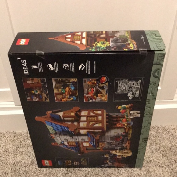 New in box LEGO® Ideas 21325 Medieval Blacksmith - Picture 9 of 12